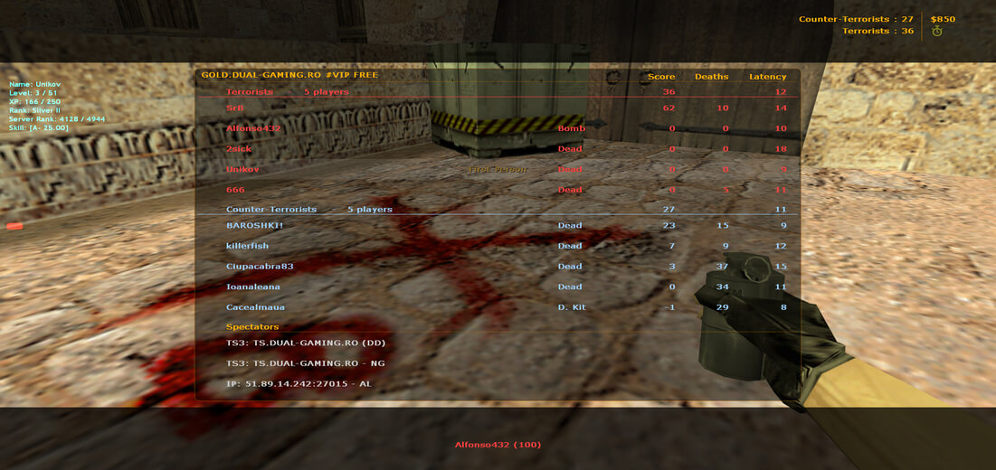 Counter-Strike 1.6 aim_map eğitimi - headshot pratiği, oyuncular duvar arkasından nişan alıyor